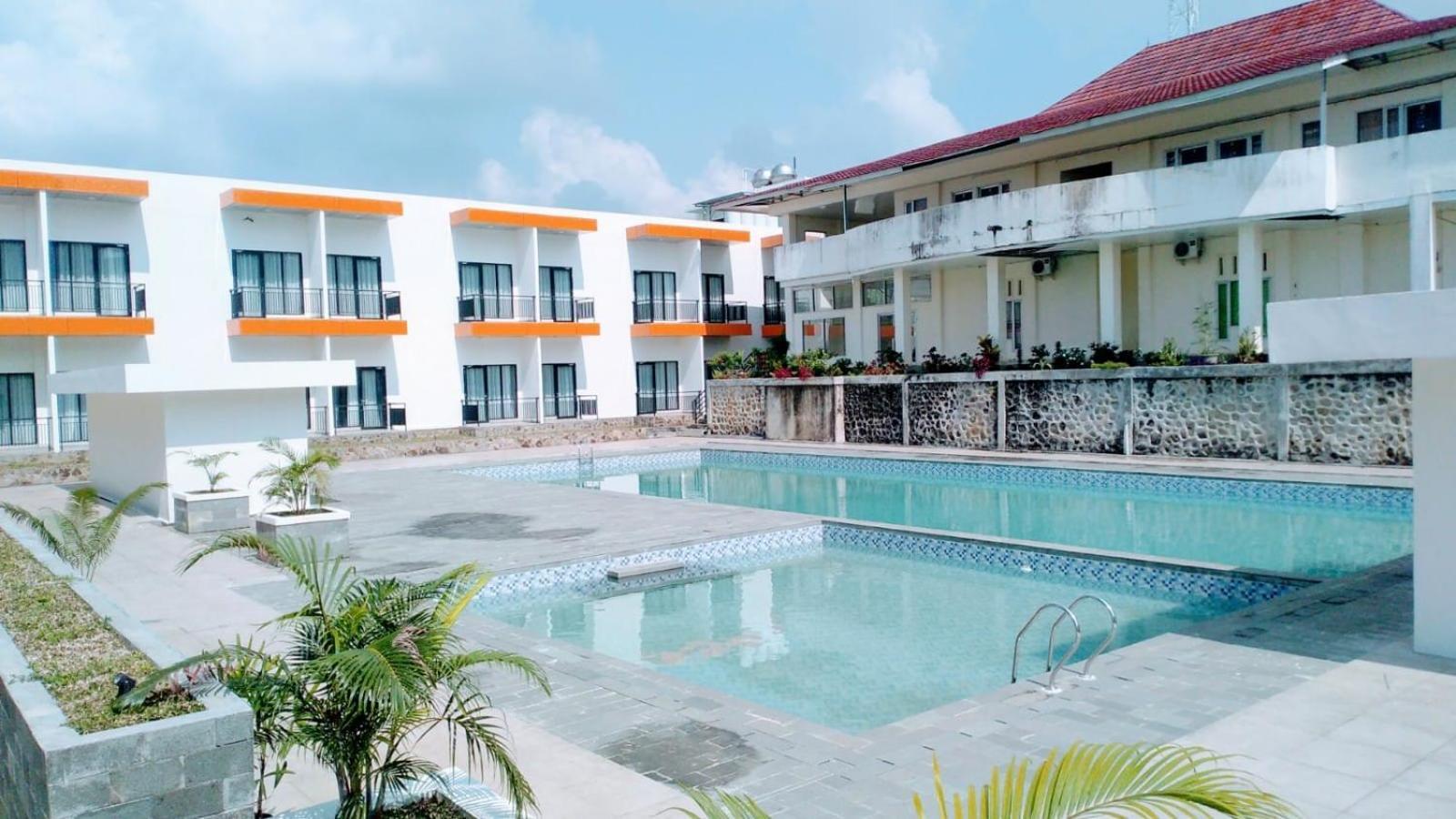 Banding Agung Graha Serasan Seandanan酒店 外观 照片